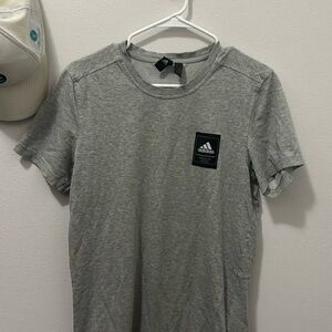 Gray adidas men’s medium elongated tee